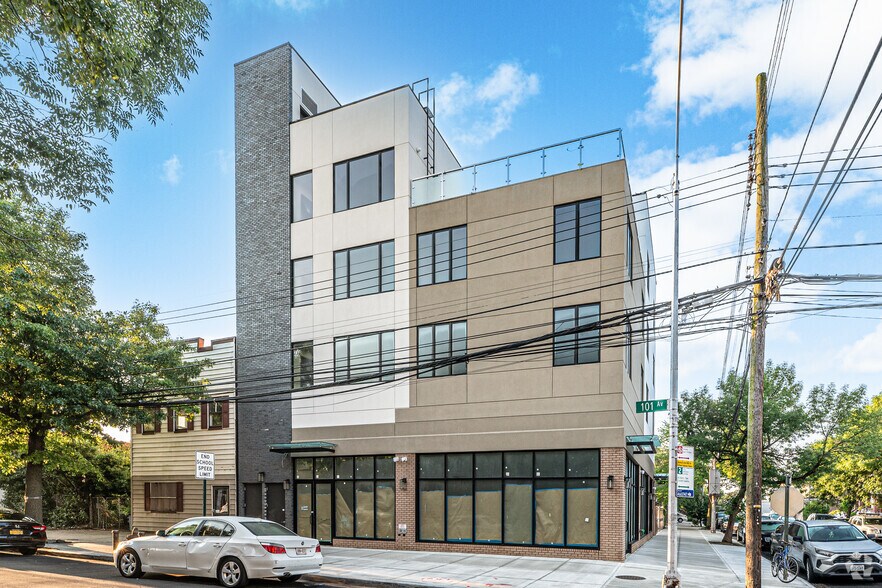 10107 91st St, Ozone Park, NY à louer - Photo de l’immeuble – Image 2 sur 11