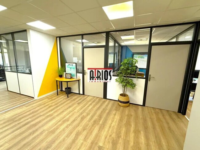 Plus de détails pour Local commercial à vendre