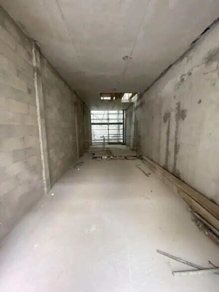 Local d'activités dans Clichy à vendre - Photo de l’immeuble – Image 3 sur 9