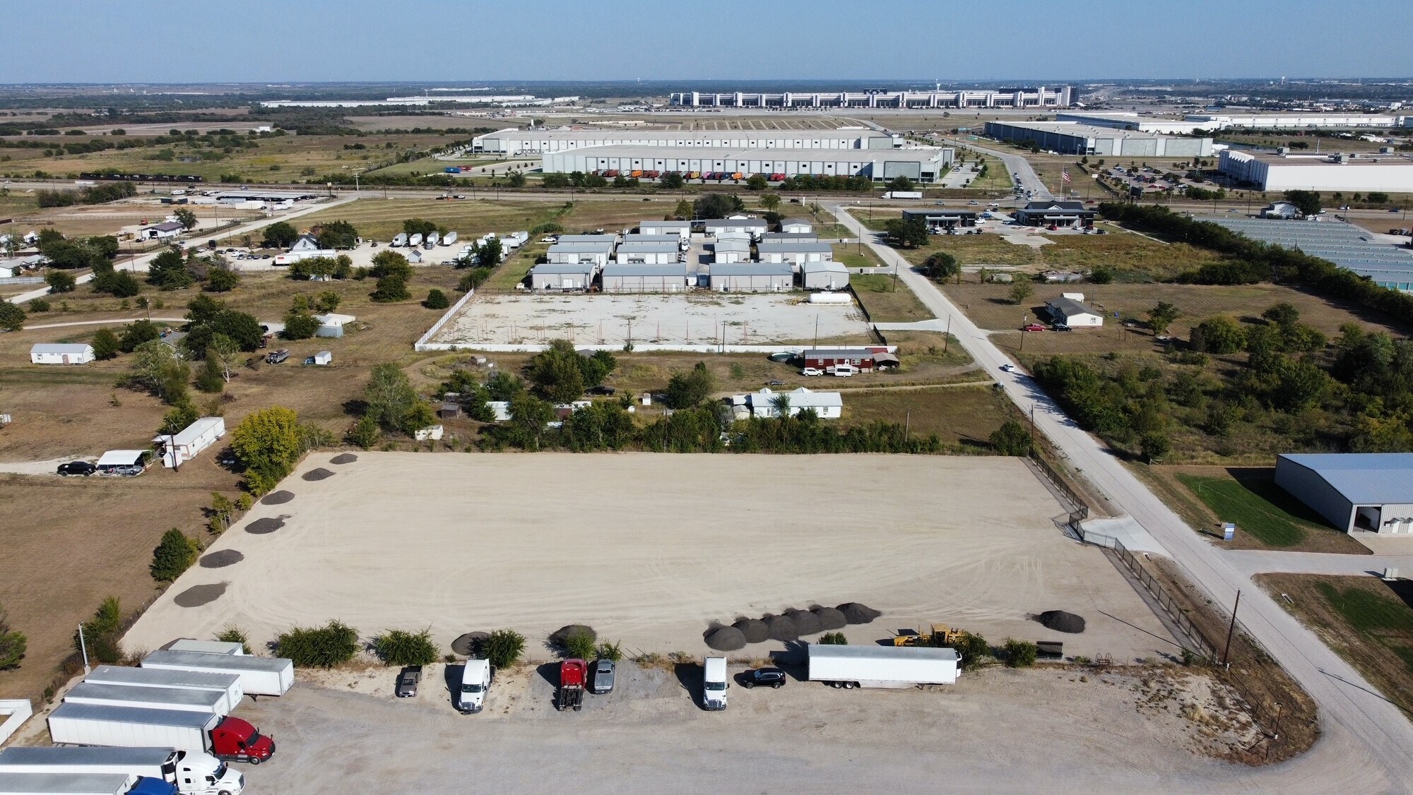 17539 Matany Rd, Justin, TX à louer Photo de l’immeuble– Image 1 sur 2