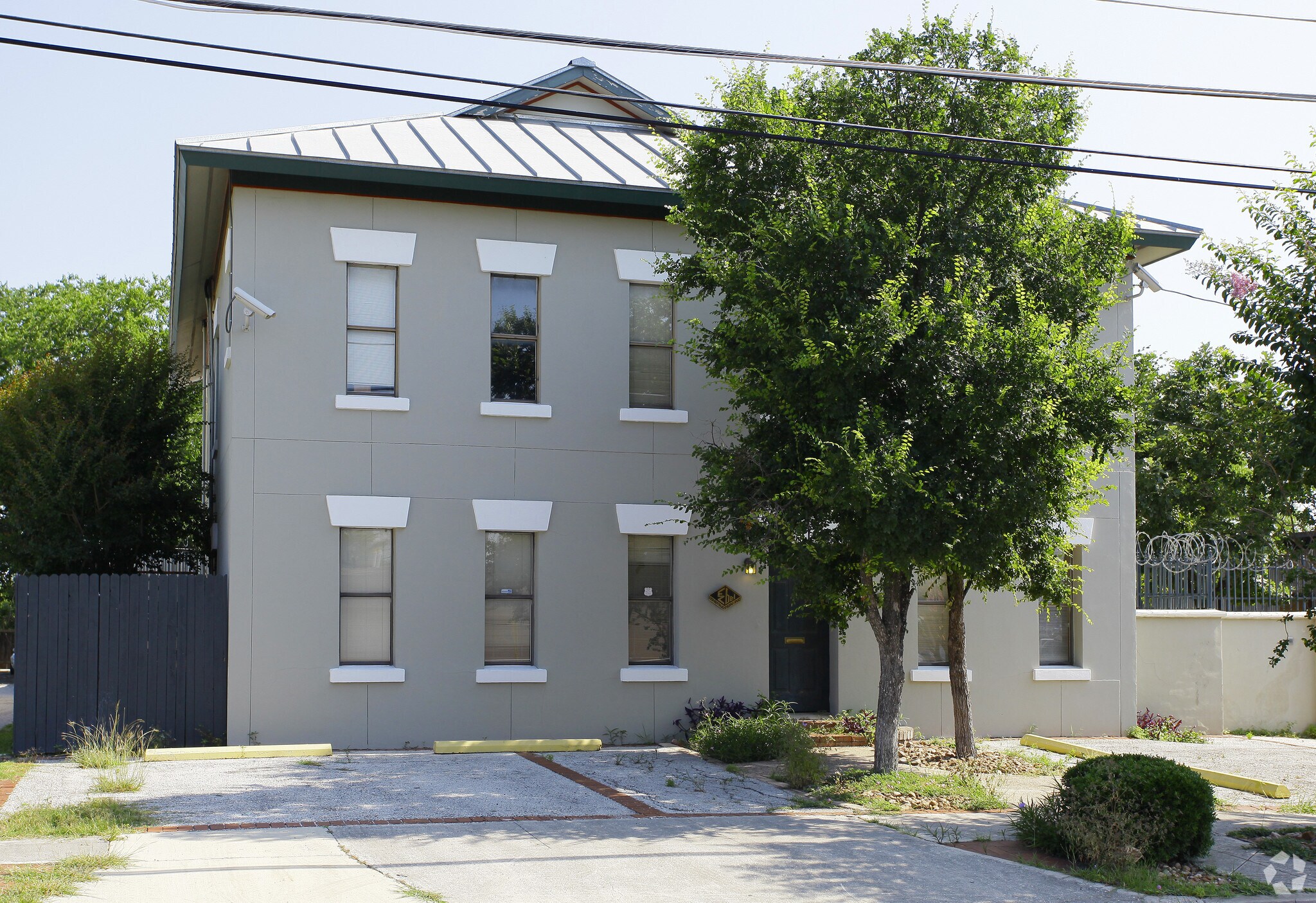 811 El Monte Blvd, San Antonio, TX à louer Photo de l’immeuble– Image 1 sur 14