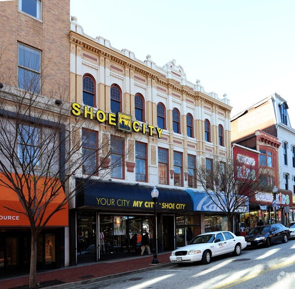315-319 W Lexington St, Baltimore, MD à louer - Photo de l’immeuble – Image 2 sur 5