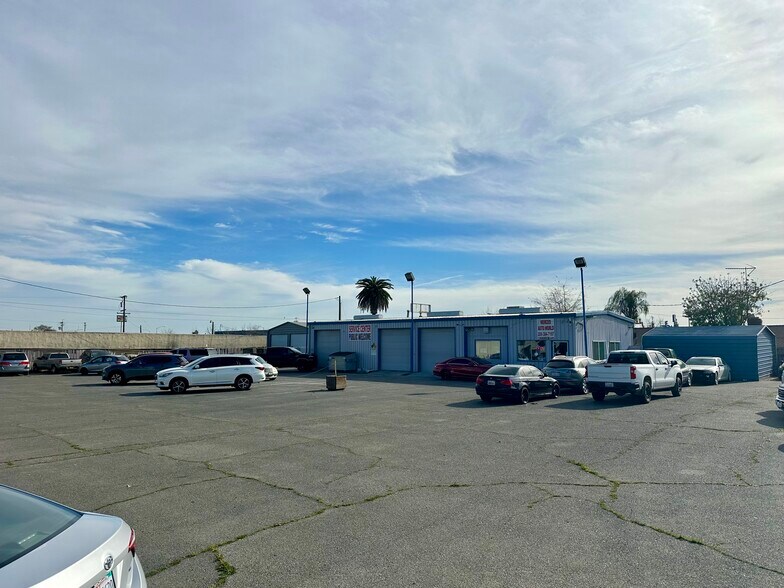 1450 W Main St, Merced, CA à vendre - Photo de l’immeuble – Image 3 sur 32