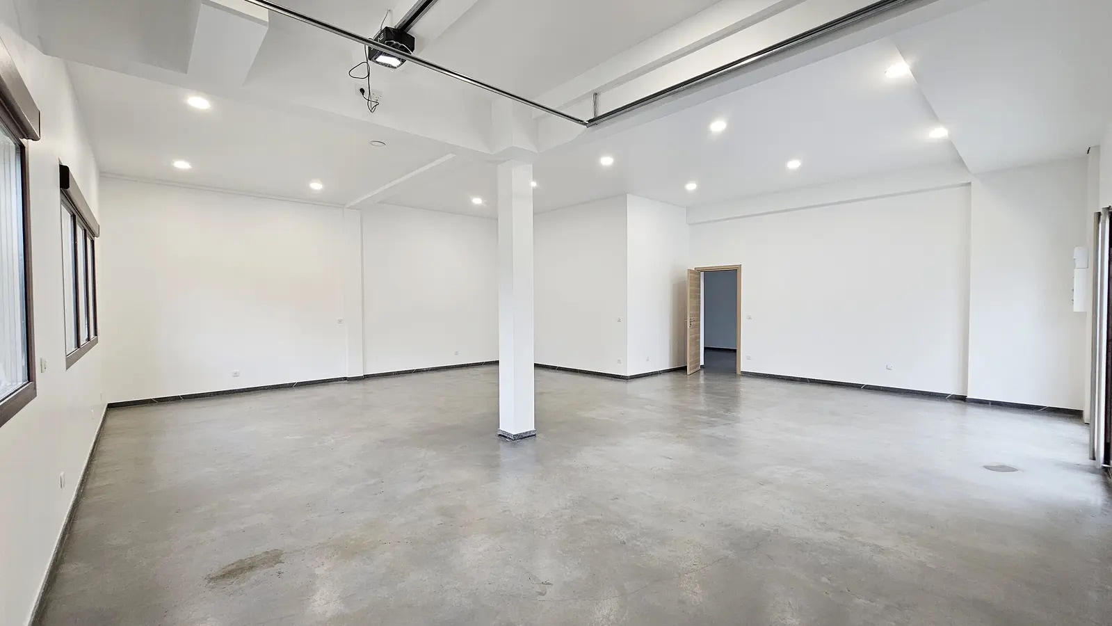 Local d’activités dans Limeil-Brévannes à louer Photo intérieure– Image 1 sur 18