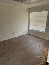 1085 N Main St, Orange, CA à louer Photo intérieure– Image 2 sur 5