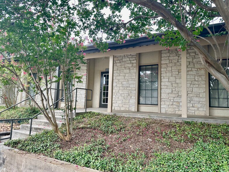 2001 Medical Pky, San Marcos, TX à louer - Photo de l’immeuble – Image 3 sur 29