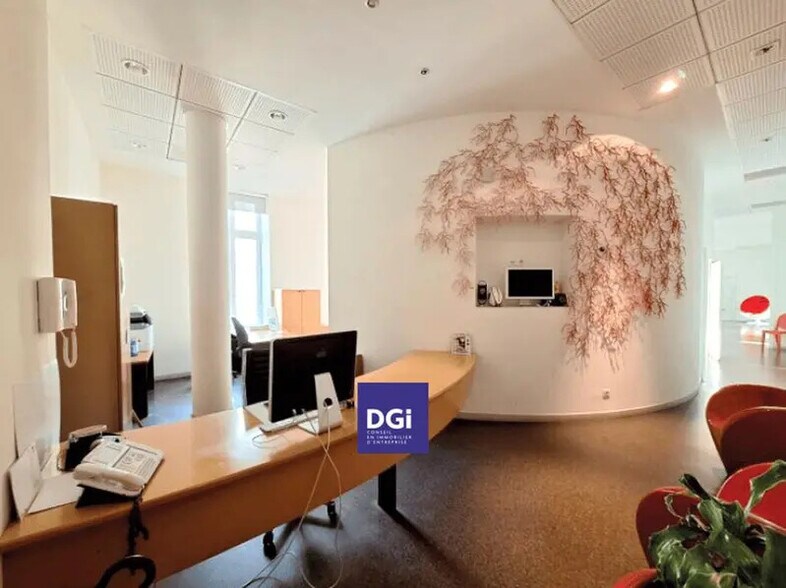 Bureau dans Nîmes à vendre - Photo intérieure – Image 2 sur 8