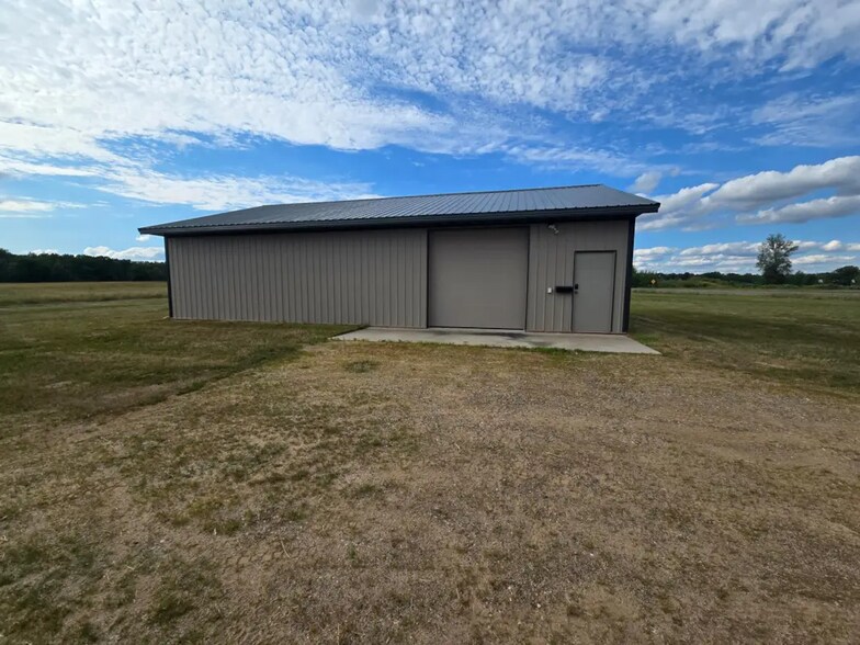 16986 US 10, Little Falls, MN à vendre - Photo principale – Image 1 sur 22