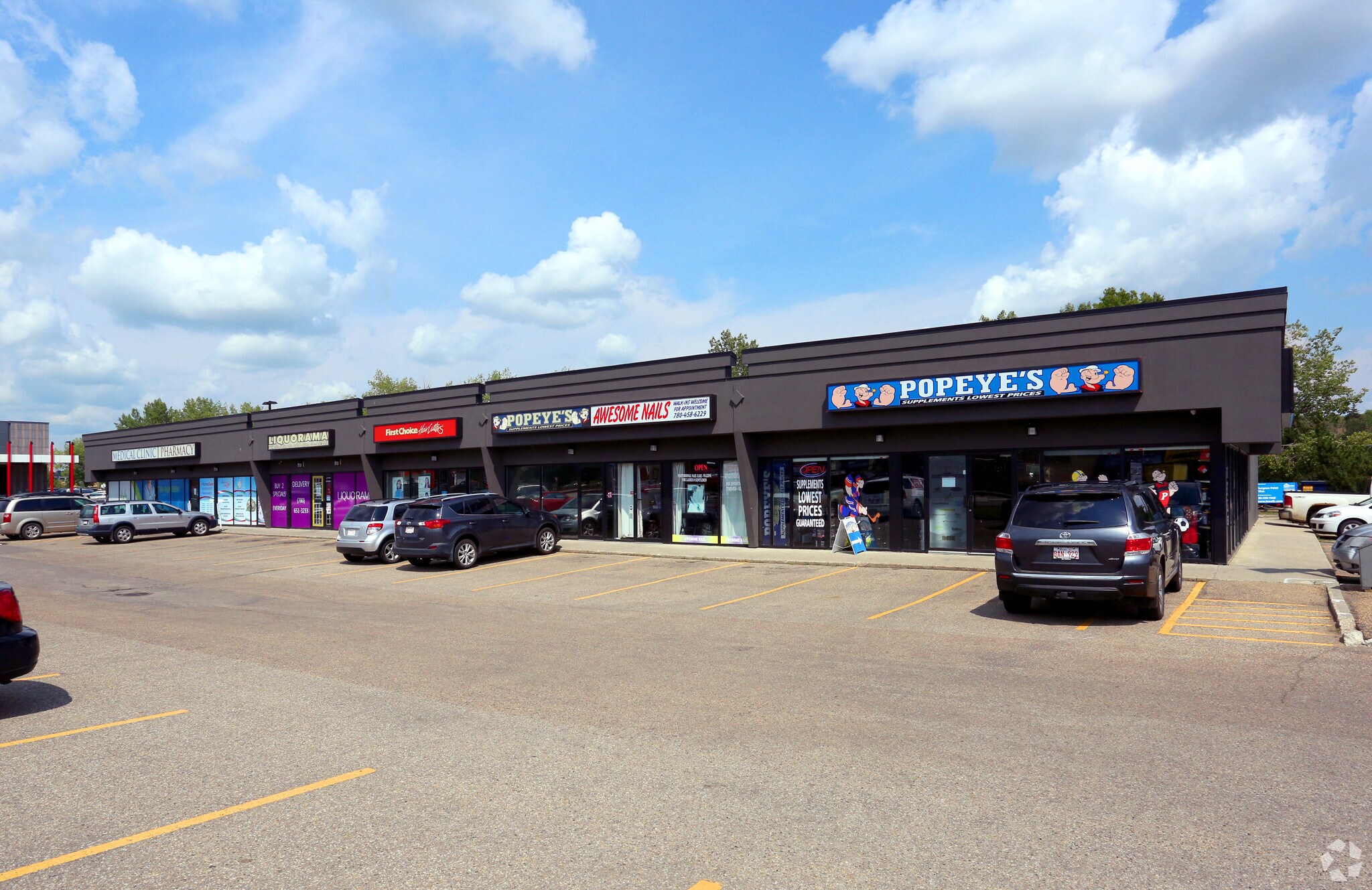 367 St Albert Trl, St. Albert, AB à louer Photo principale– Image 1 sur 4