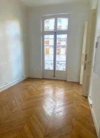 Bureau dans Paris à louer - Photo de l’immeuble – Image 2 sur 6