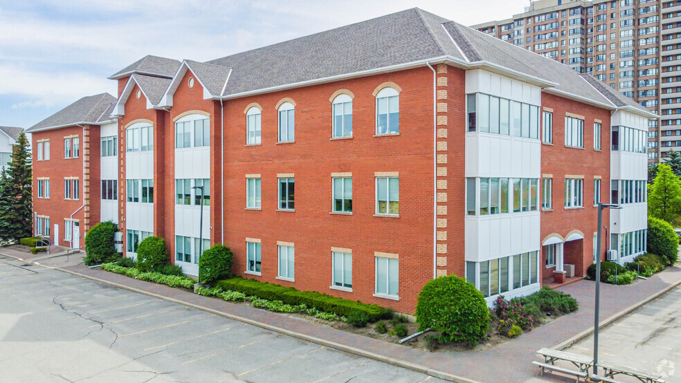 199 County Court Blvd, Brampton, ON à louer - Photo de l’immeuble – Image 2 sur 4