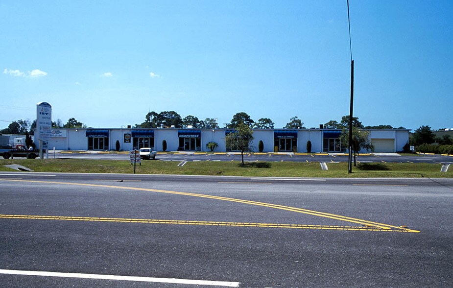 1850-1890 University Pky, Sarasota, FL à louer - Photo de l’immeuble – Image 3 sur 24