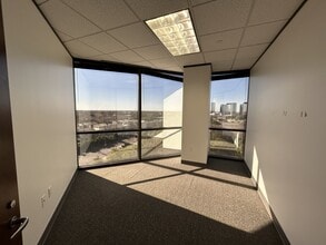 5720 Lyndon B Johnson Fwy, Dallas, TX à louer Photo intérieure– Image 1 sur 11