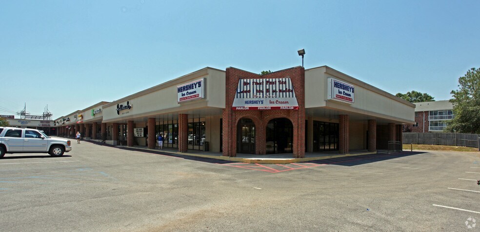 257 Lee Dr, Baton Rouge, LA à louer - Photo principale – Image 1 sur 10