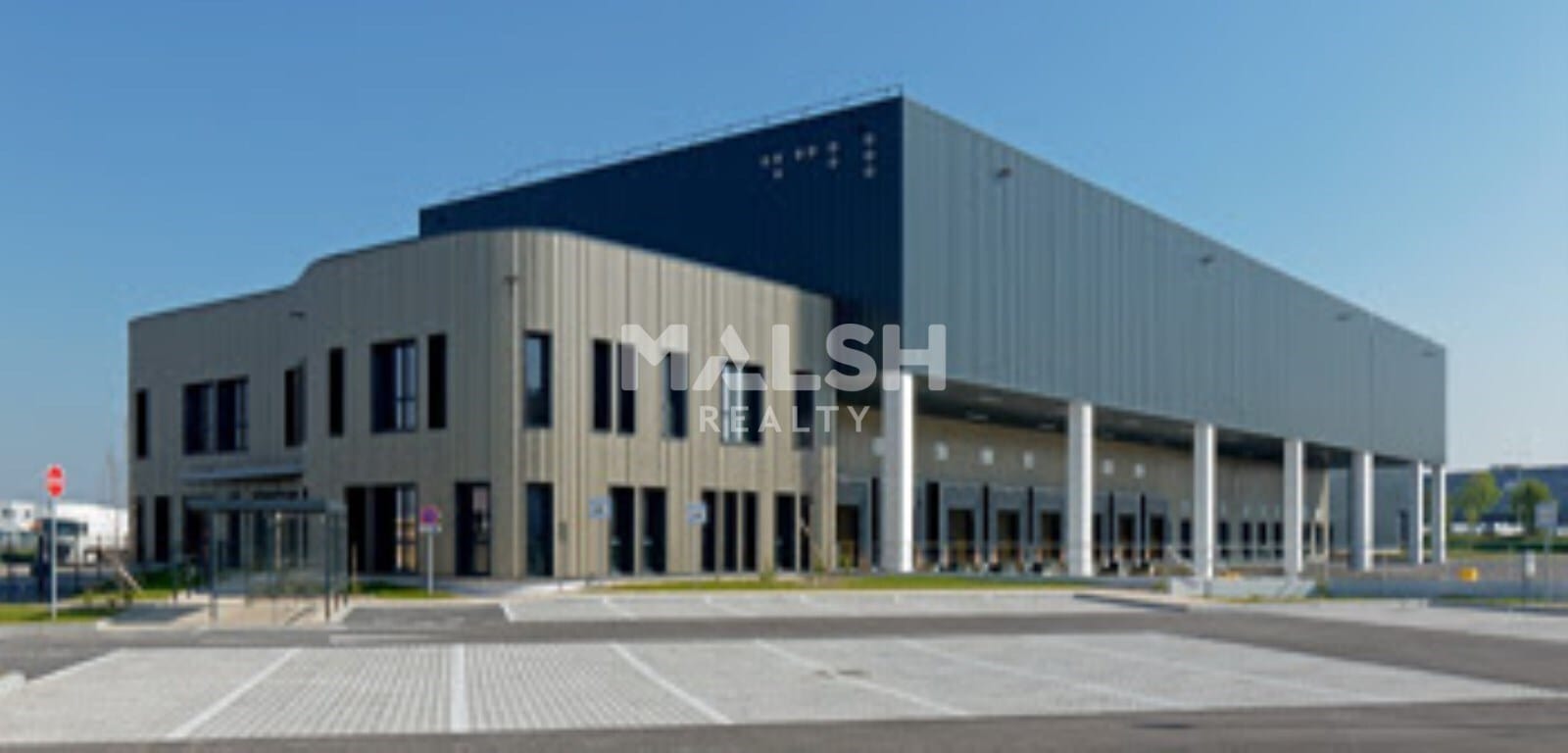 4 Avenue De Montmartin, Corbas à louer Photo de l’immeuble– Image 1 sur 19