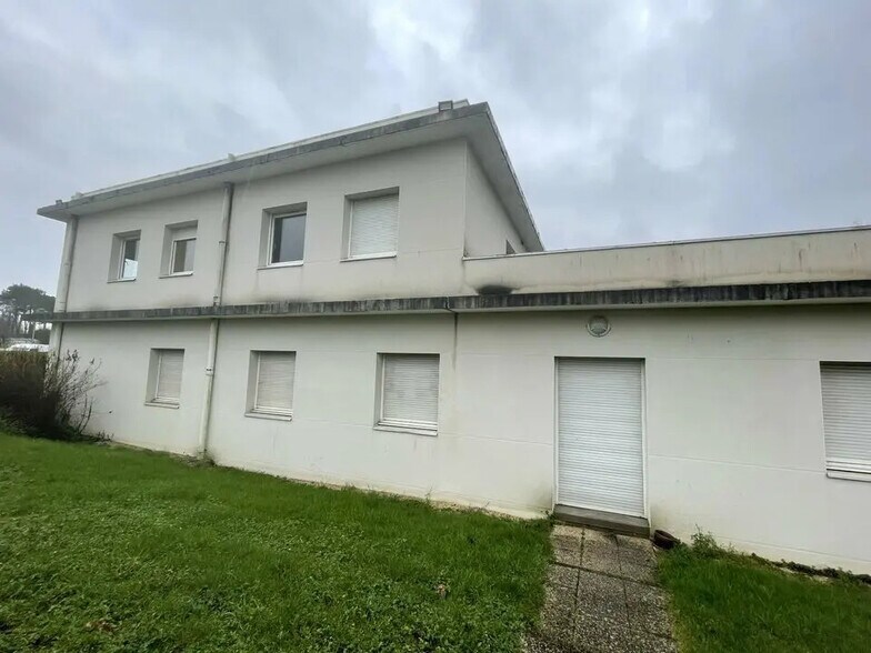 Bureau dans Vannes à louer - Photo de l’immeuble – Image 2 sur 3