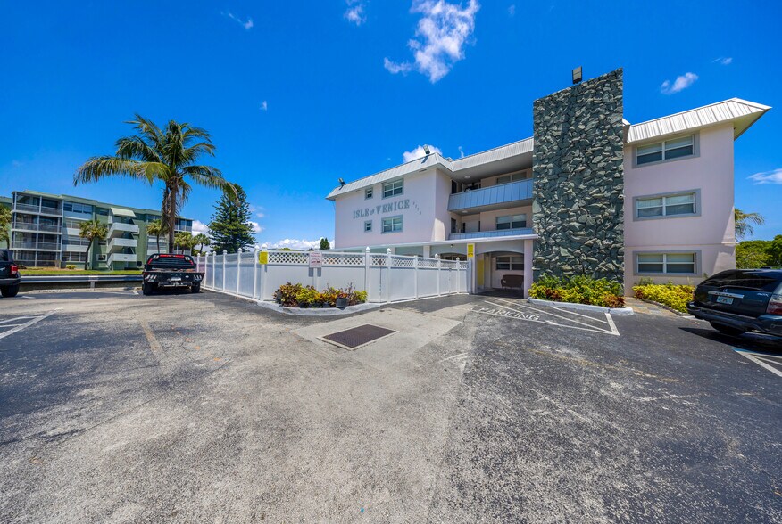 2775 Taft St, Hollywood, FL à vendre - Photo de l’immeuble – Image 2 sur 40