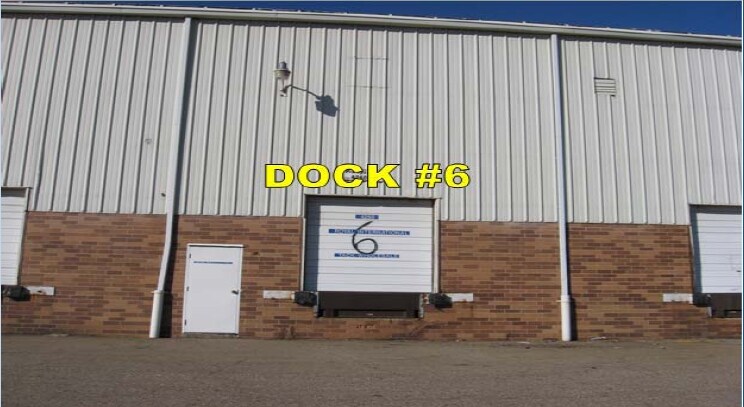 4250-4276 Strausser St NW, Canton, OH à louer - Photo de l’immeuble – Image 3 sur 23