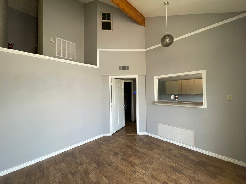 4234 N Interstate 35, Denton, TX à vendre - Photo de l’immeuble – Image 2 sur 17