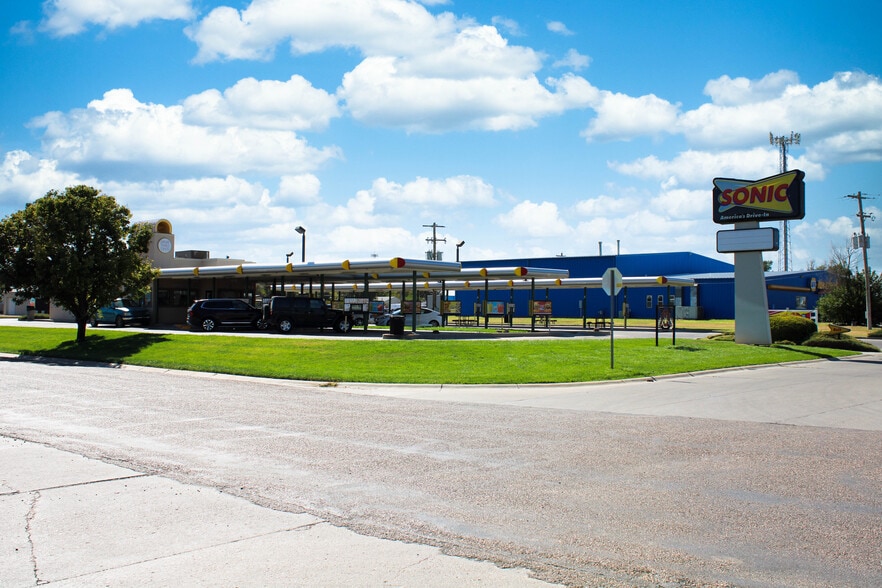 451 E Oklahoma Ave, Ulysses, KS à vendre - Photo principale – Image 1 sur 10