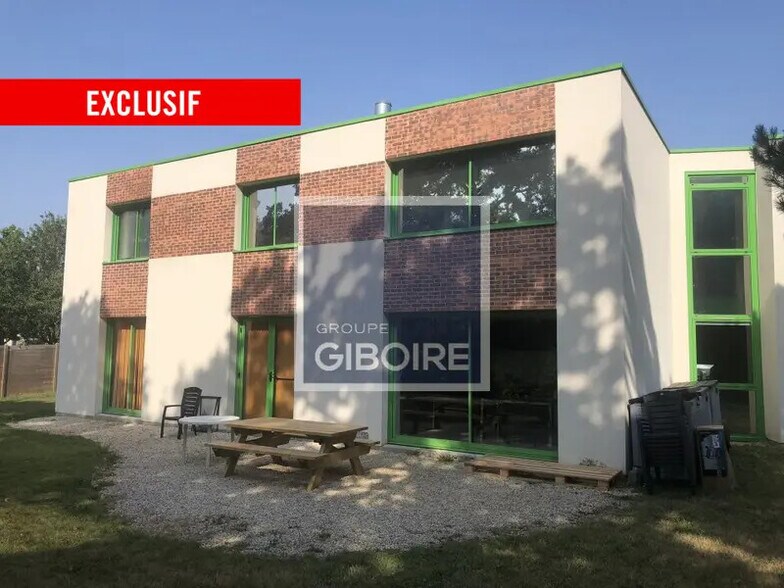 Bureau dans Betton à louer - Photo de l’immeuble – Image 3 sur 6