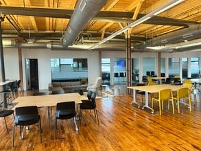 807 Broadway St NE, Minneapolis, MN à louer Photo intérieure– Image 2 sur 6
