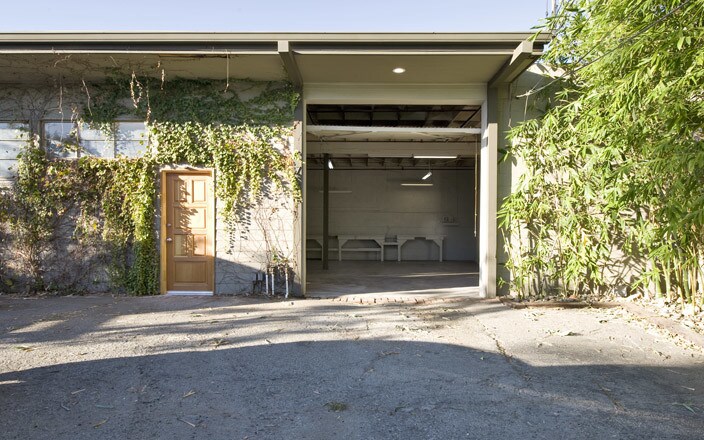 139 E Montecito Ave, Sierra Madre, CA à louer - Photo de l’immeuble – Image 3 sur 9