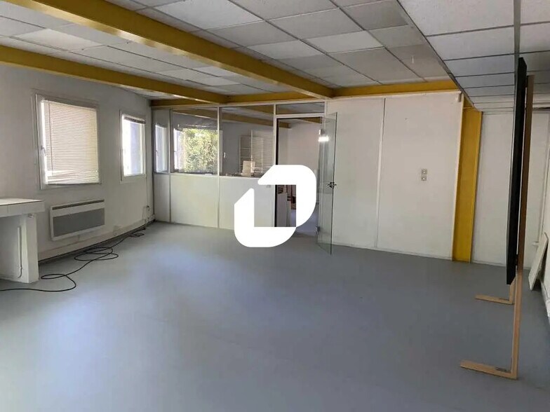 Bureau dans Mérignac à louer - Photo de l’immeuble – Image 2 sur 10