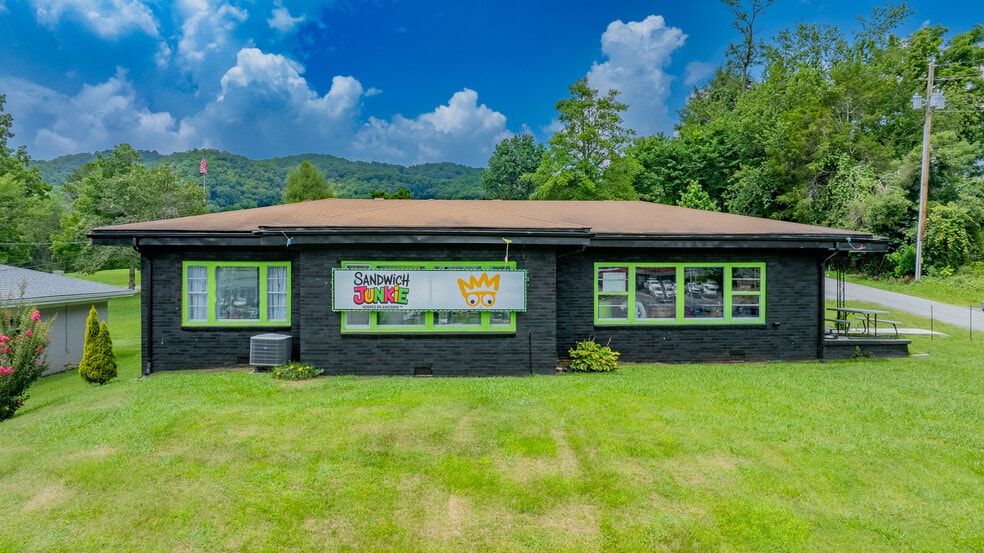 1840 Volunteer Pky, Bristol, TN à vendre - Photo principale – Image 1 sur 24