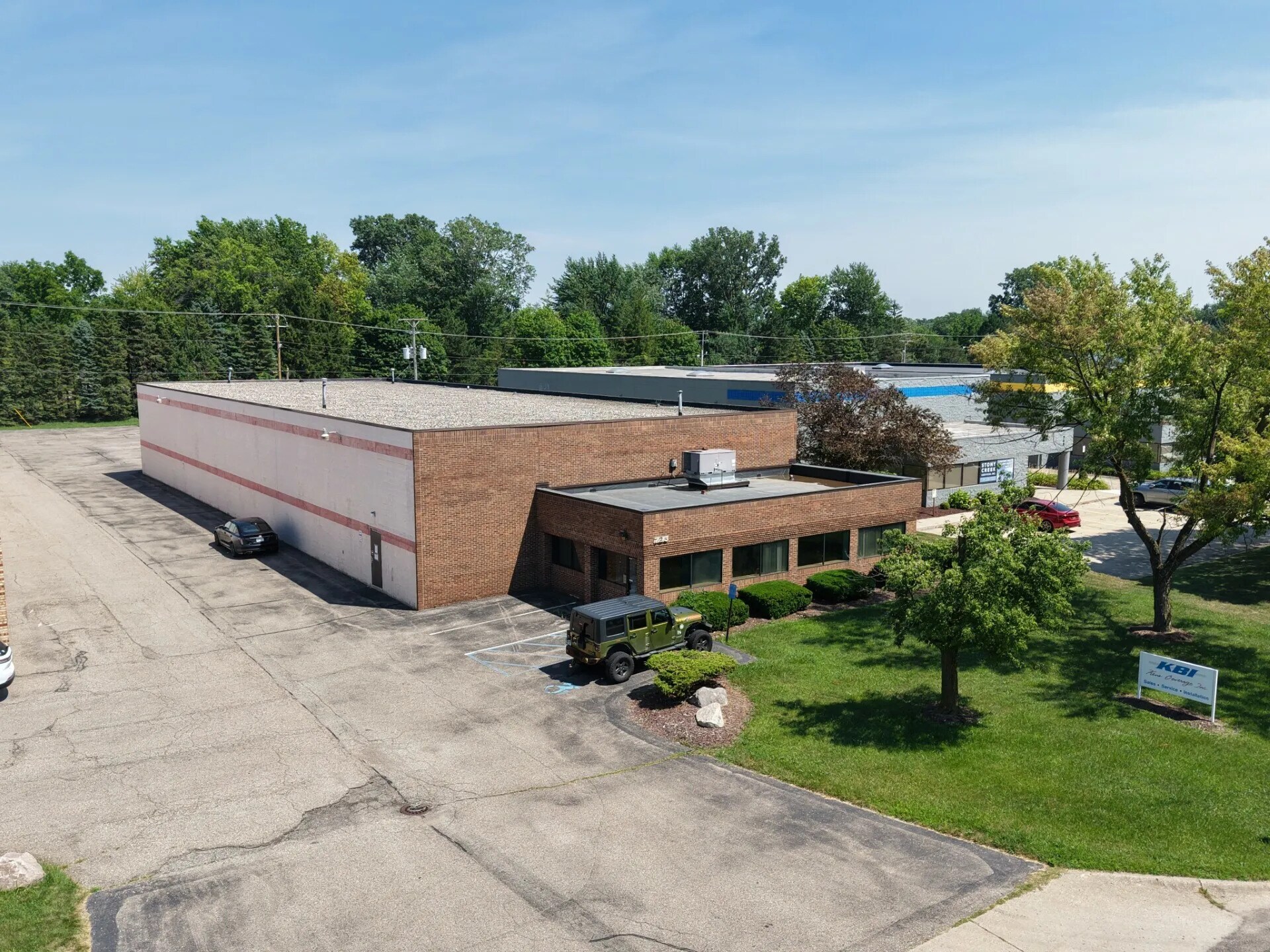 725 Manufacturers Dr, Westland, MI à vendre Photo principale– Image 1 sur 7