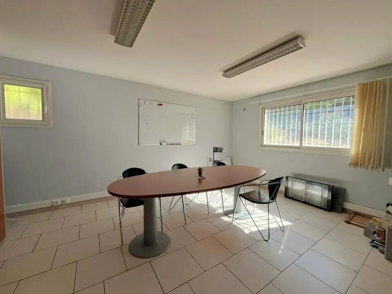 Bureau dans Mouans-Sartoux à louer - Photo de l’immeuble – Image 2 sur 7
