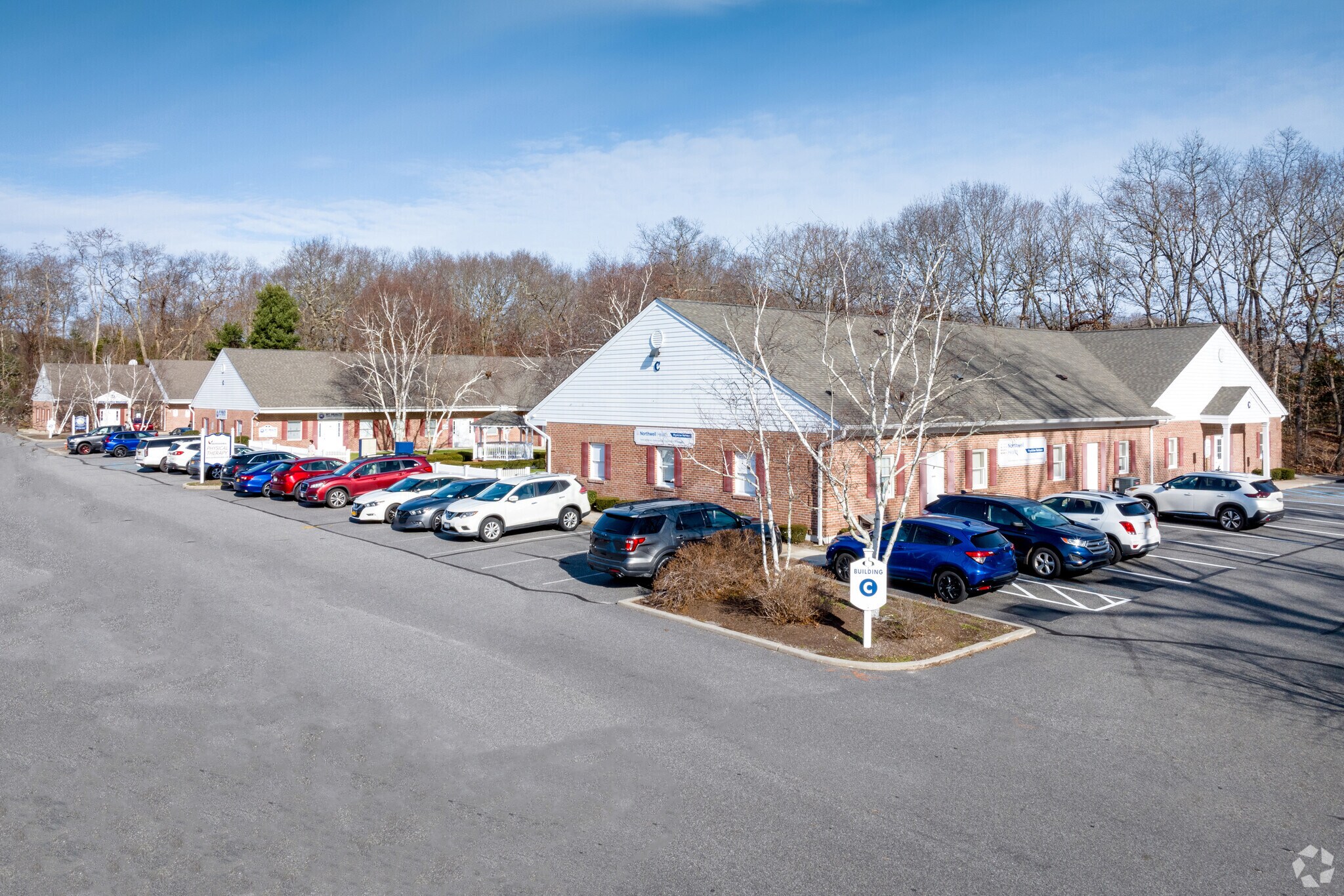 6144 Route 25A, Wading River, NY à louer Photo principale– Image 1 sur 16