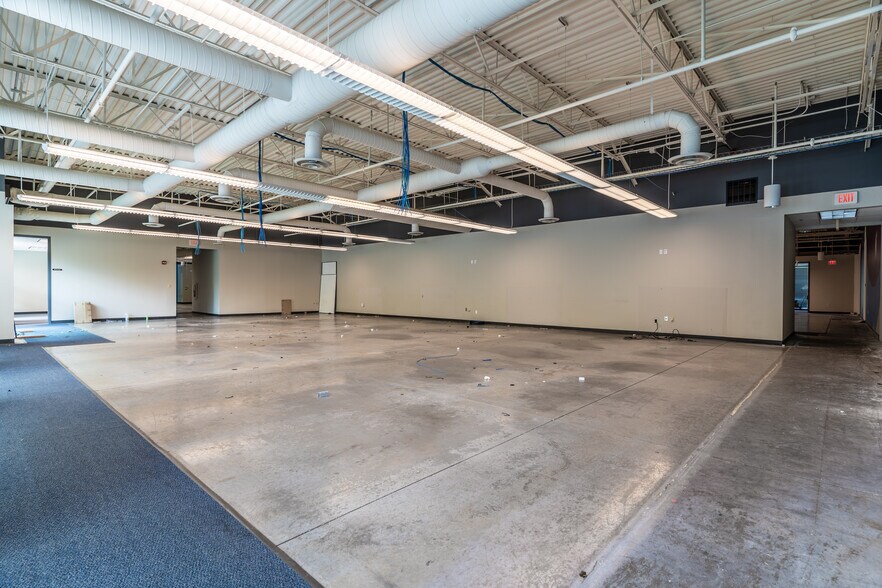 2015 Vaughn Rd, Kennesaw, GA à vendre - Photo intérieure – Image 2 sur 14