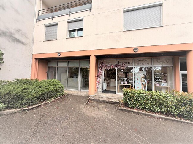 Plus de détails pour Local commercial à vendre