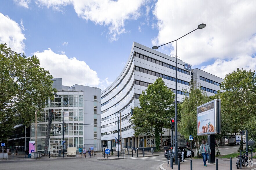 Bureau dans Saint-Denis à louer - Photo de l’immeuble – Image 2 sur 3