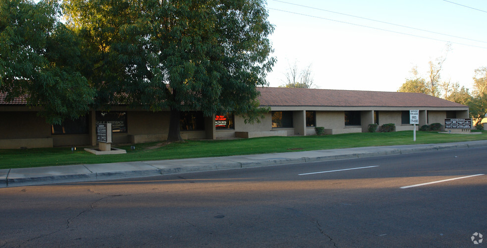 2131 E Broadway Rd, Tempe, AZ à louer - Photo de l’immeuble – Image 3 sur 5