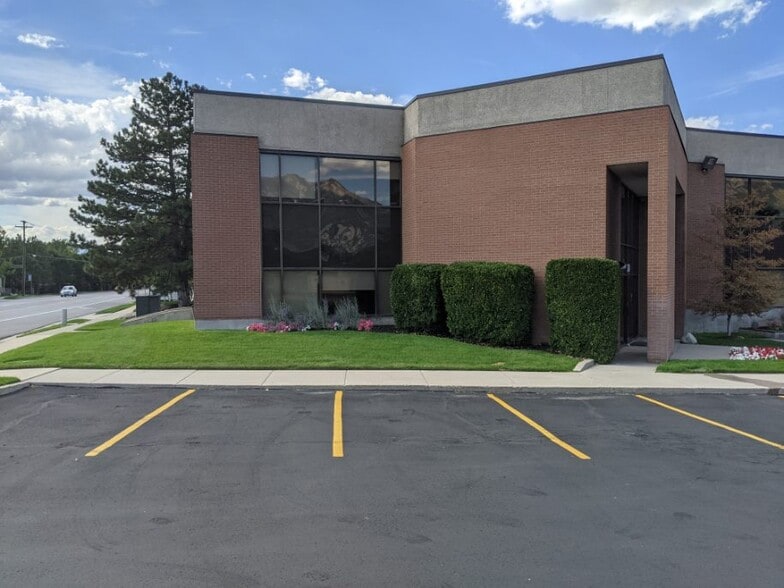 7324 Union Park Ave, Midvale, UT à louer - Photo de l’immeuble – Image 2 sur 35