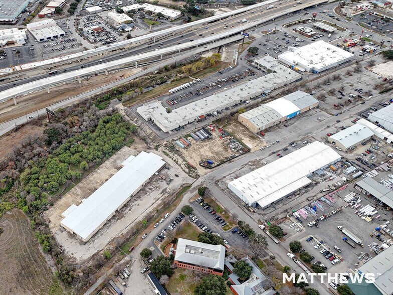4354 Industrial Center, San Antonio, TX à vendre - Photo de l’immeuble – Image 2 sur 2