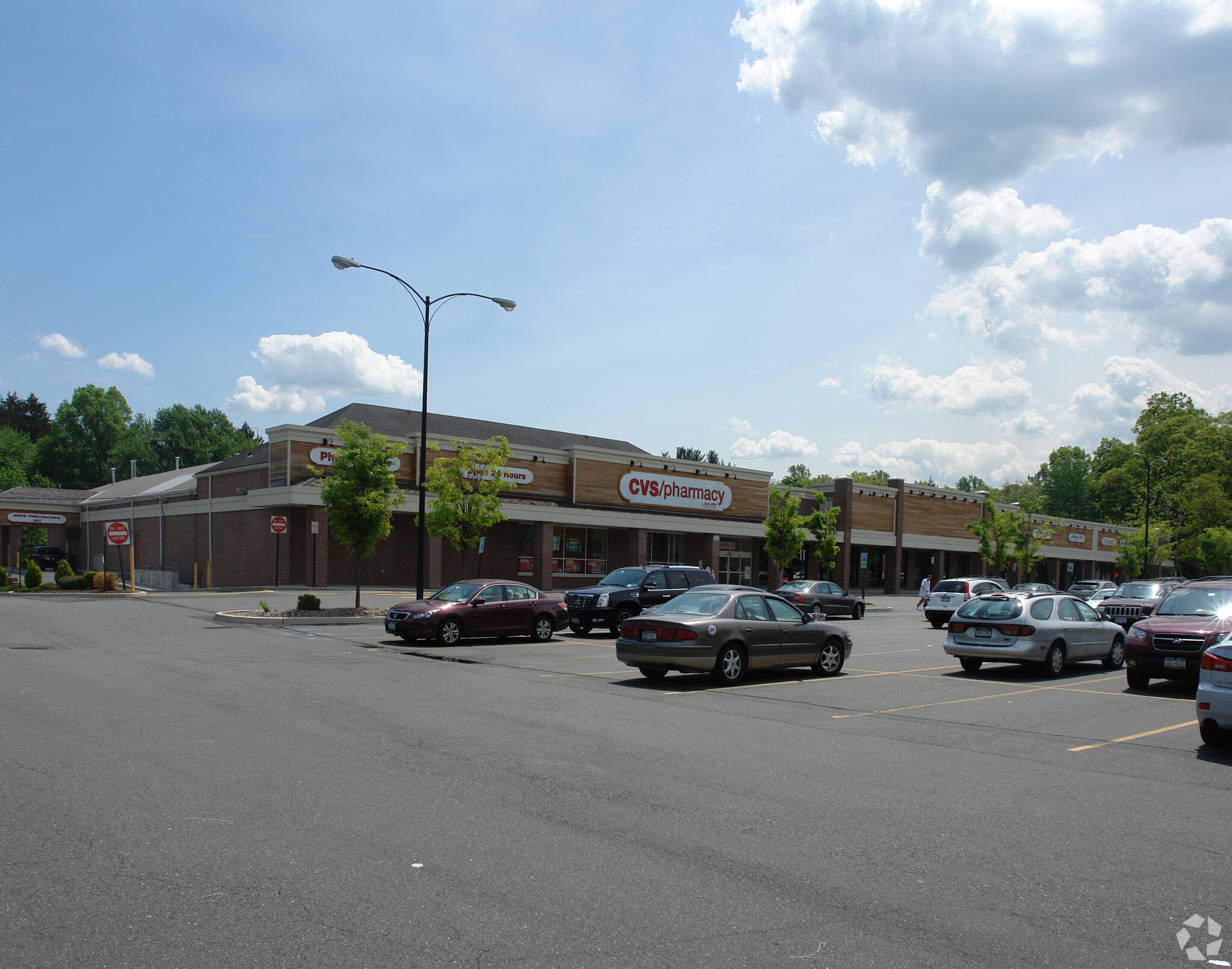 272-300 S Main St, New City, NY à louer Photo principale– Image 1 sur 34