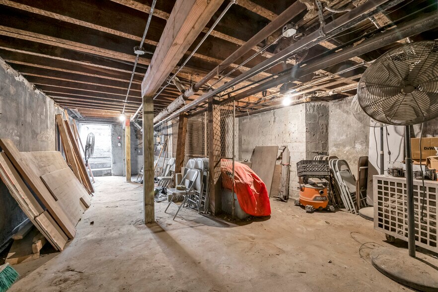 8646 18th Ave, Brooklyn, NY à vendre - Photo intérieure – Image 3 sur 3
