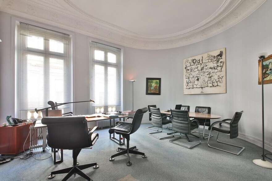 54 Rue De Ponthieu, Paris à louer - Photo intérieure – Image 1 sur 20
