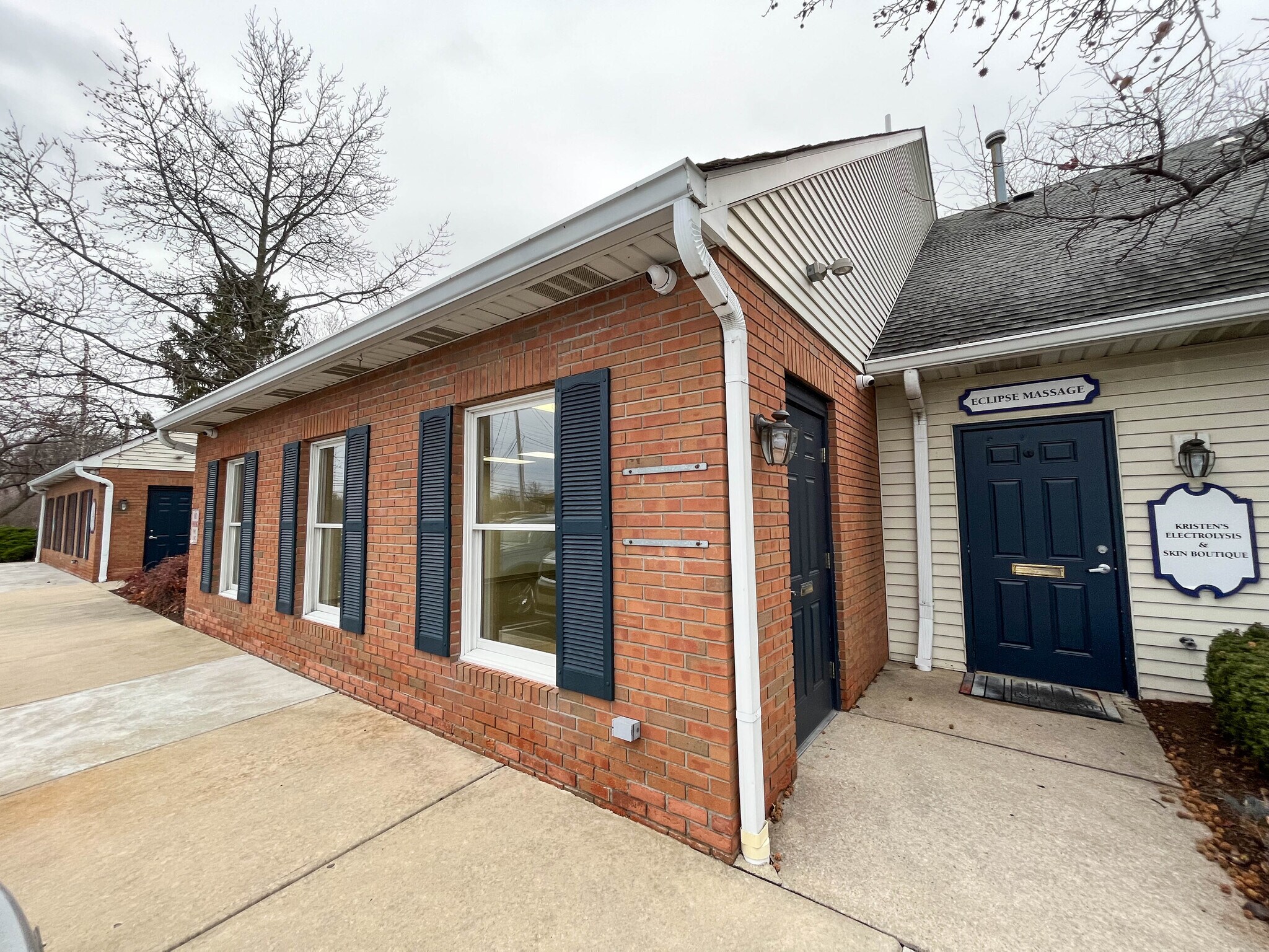 33399 Walker Rd, Avon Lake, OH à louer Photo de l’immeuble– Image 1 sur 22