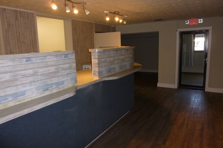 1209 N Wilcox Dr, Kingsport, TN à louer - Photo de l’immeuble – Image 2 sur 16