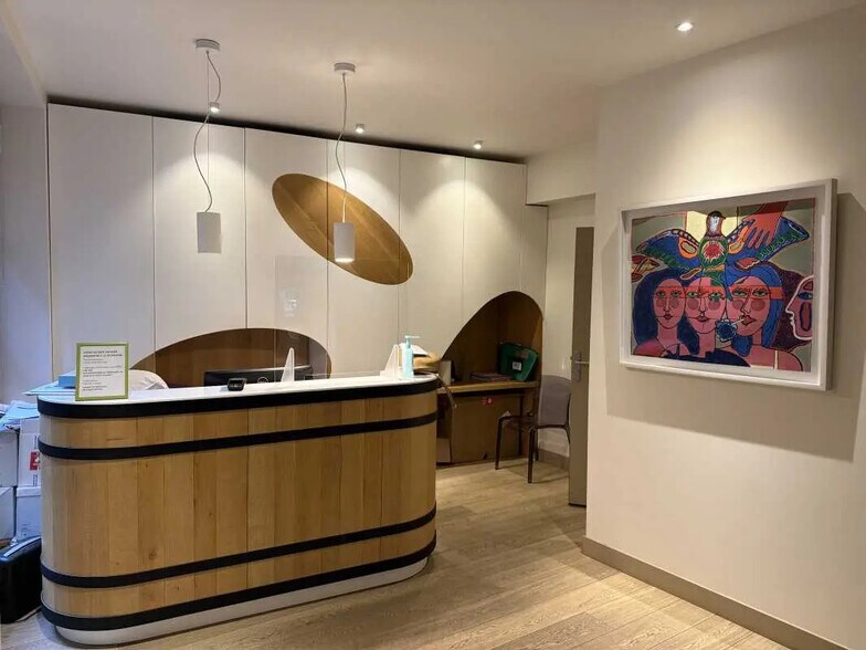 Local commercial dans Bordeaux à vendre - Photo de l’immeuble – Image 2 sur 3