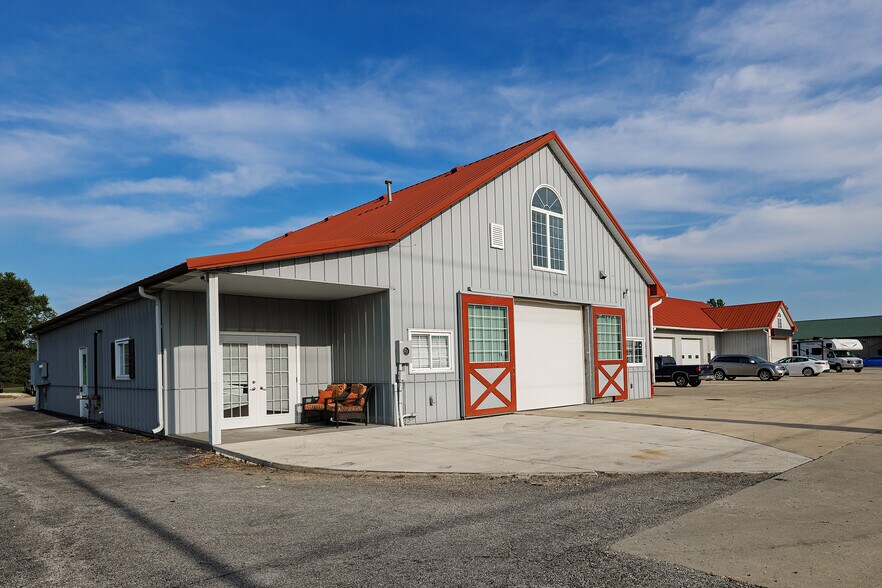 1518 S Dixon Rd, Kokomo, IN à vendre - Photo de l’immeuble – Image 3 sur 19