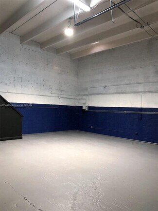 Plus de détails pour 1565 NW 88th Ave, Doral, FL - Industriel/Logistique à louer