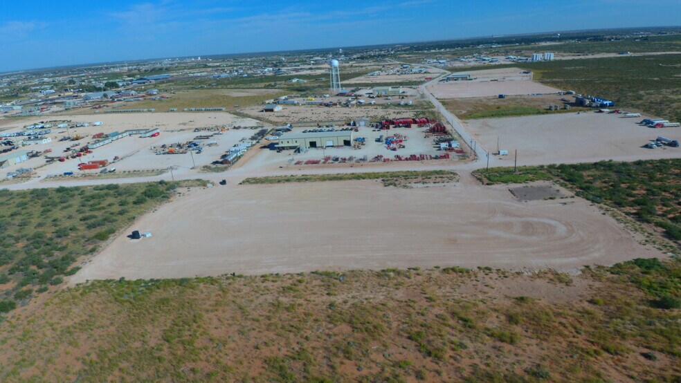 558 42nd St, Monahans, TX à vendre - Photo de l’immeuble – Image 2 sur 17