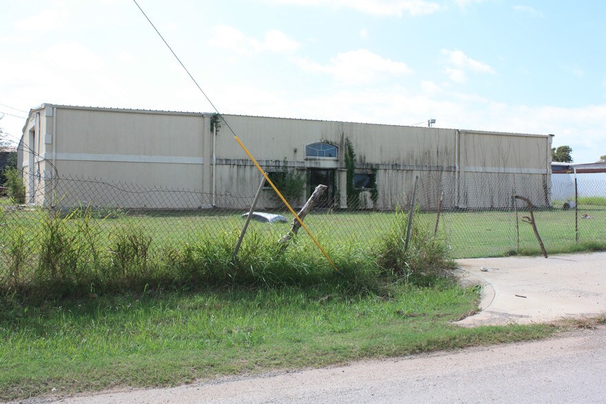 502 SW Douglas Ave, Lawton, OK à vendre - Photo de l’immeuble – Image 2 sur 11