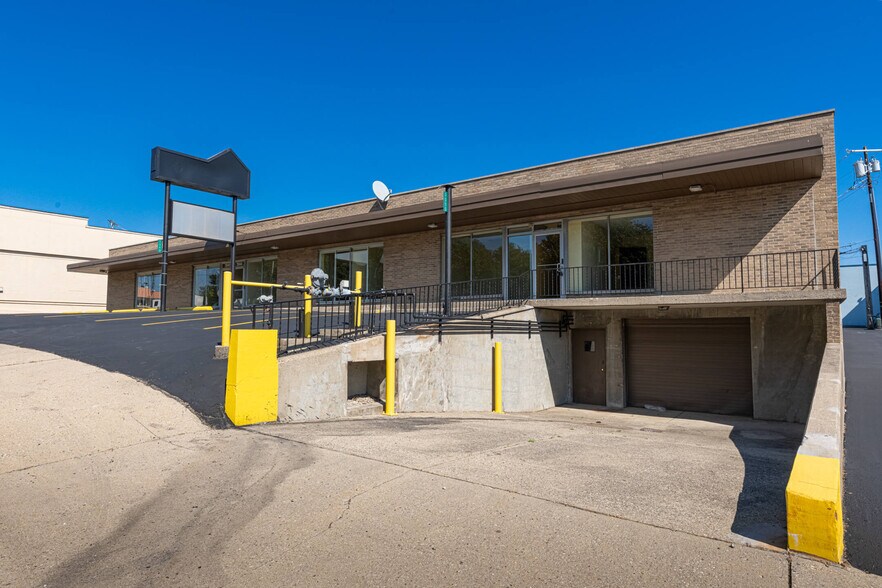 3040-3050 S Kettering Blvd, Moraine, OH à vendre - Photo de l’immeuble – Image 1 sur 28