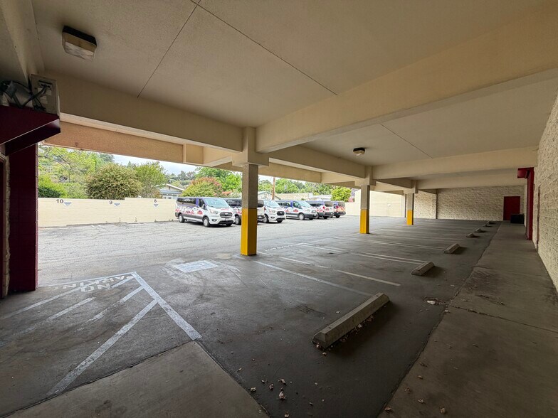 7003 N Figueroa St, Los Angeles, CA à louer - Photo de l’immeuble – Image 3 sur 9
